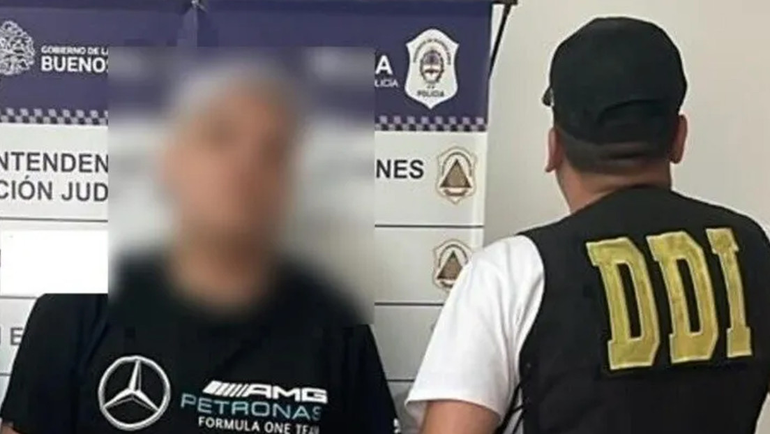 Lo buscan seis meses en Argentina por apuñalar a su novia y lo detienen trabajando en una barbería