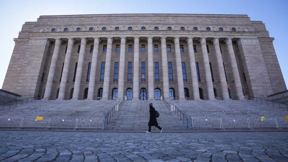 Hallan restos de cocaína y otras drogas en el Parlamento de Finlandia tras fiesta navideña