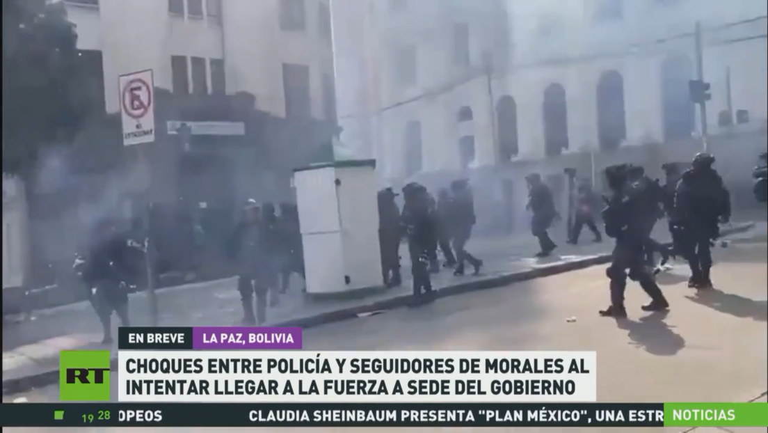 Choques entre la Policía y seguidores de Morales al intentar llegar por la fuerza a la sede del Gobierno