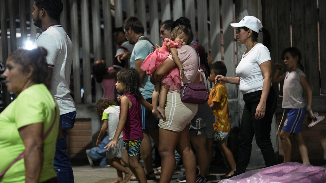 Maduro pide “seguir la coordinación” para atender a desplazados colombianos