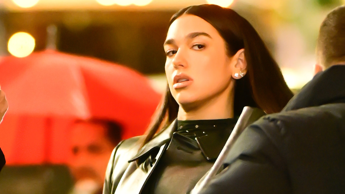 Dua Lipa, aterrorizada luego de que fans se colaran en su hotel y la esperaran frente a su habitación