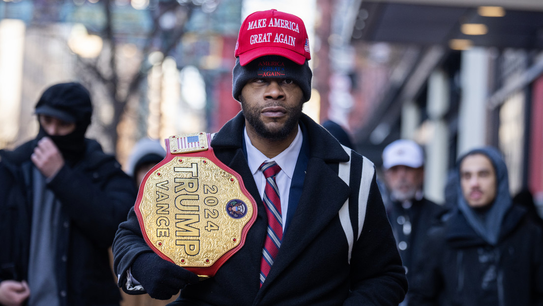 La revista New York recorta de la foto de su portada a los seguidores negros de Trump