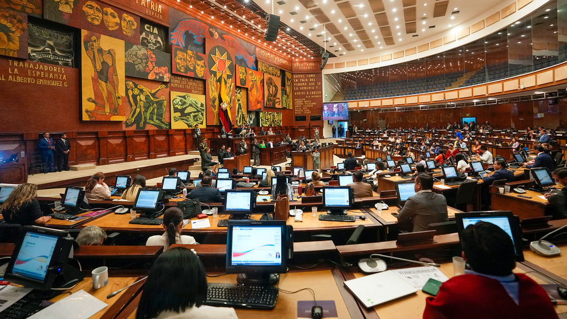 Dos bloques y una incertidumbre: las elecciones reconfiguran el Parlamento de Ecuador