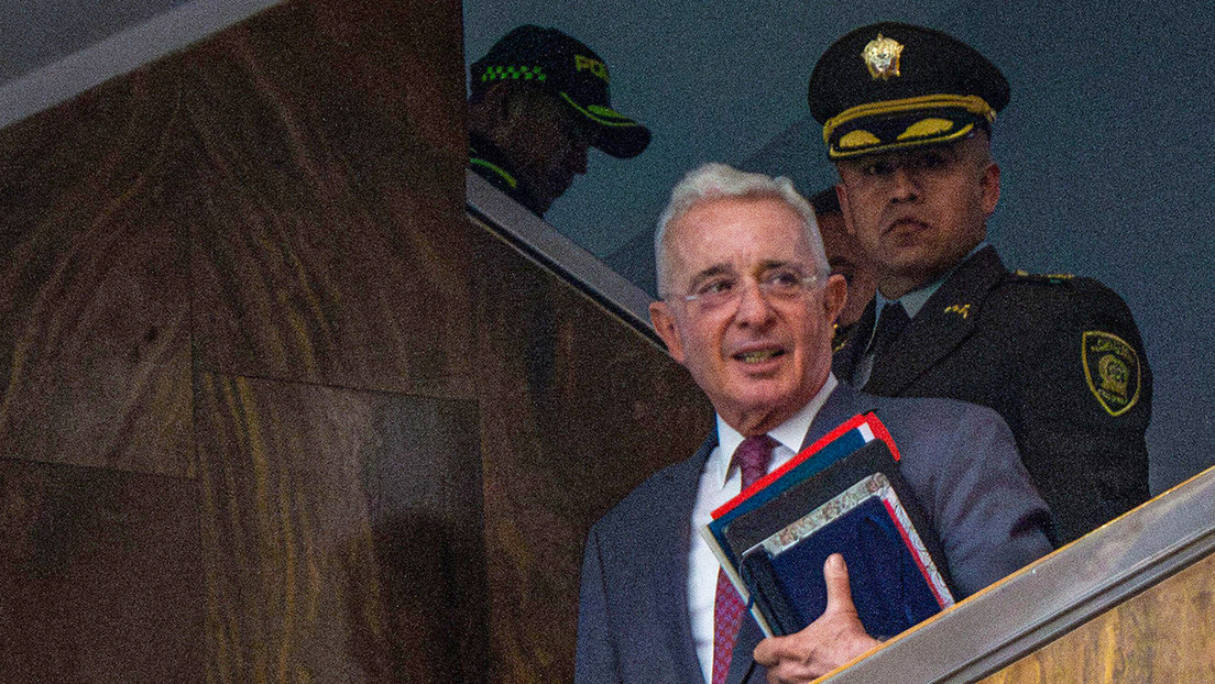 Juicio contra el expresidente colombiano Álvaro Uribe entra de nuevo en pausa