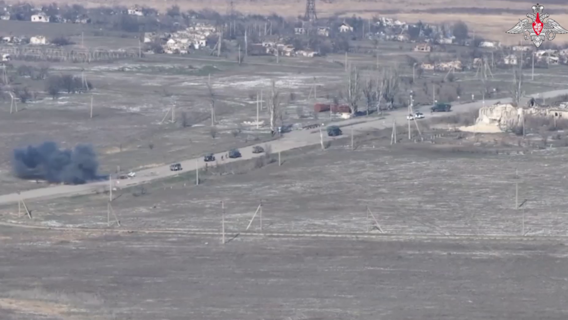 VIDEO: Ucrania ataca con drones y artillería un convoy de OIEA