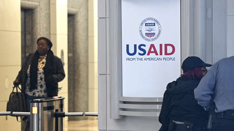 Zajárova explica cómo la USAID construía una realidad falsa con medios controlados