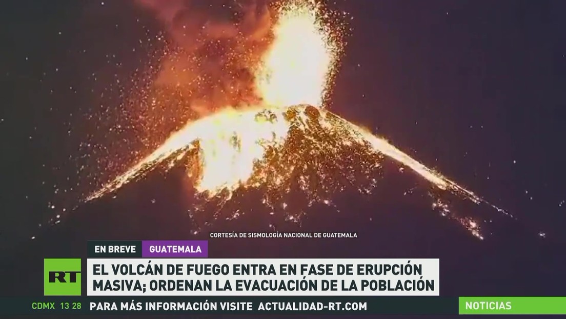 El volcán de Fuego entra en fase de erupción masiva en Guatemala, ordenan la evacuación de la población