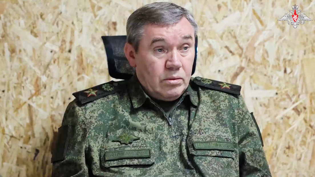 Jefe del Estado Mayor ruso supervisa el avance de tropas en la provincia de Kursk (VIDEOS)