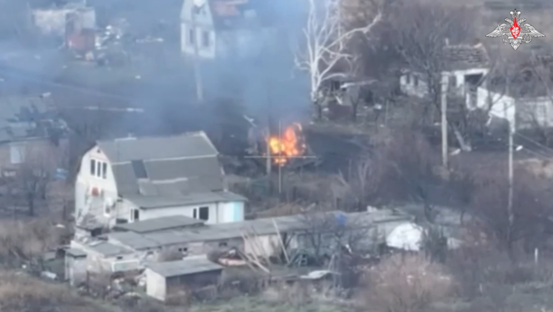 VIDEO: Así militares rusos cortaron la defensa de tropas ucranianas y liberaron una aldea en Donbass