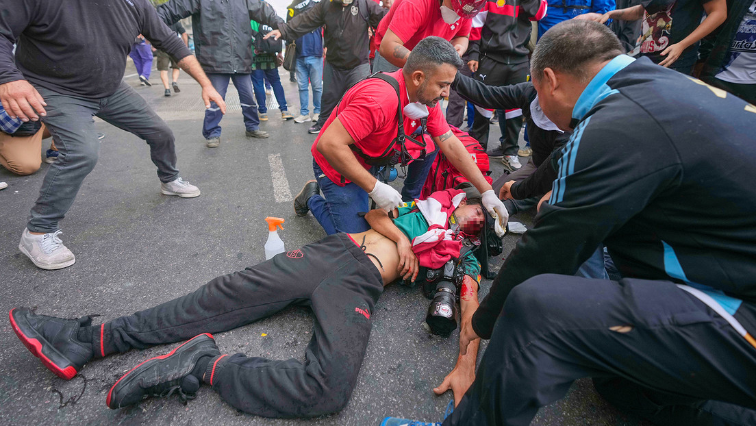 Quién es Pablo Grillo, el fotógrafo gravemente herido durante las protestas en Argentina