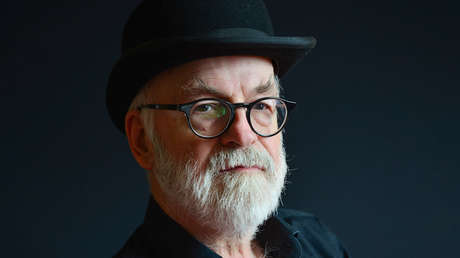 Detectan huellas de Alzheimer en los libros de Terry Pratchett 10 años antes de su diagnóstico