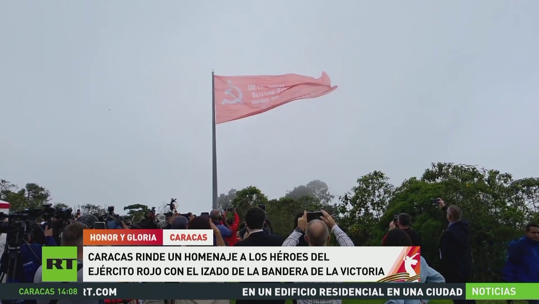 Caracas rinde homenaje a los héroes del Ejército Rojo con el izado de la Bandera de la Victoria