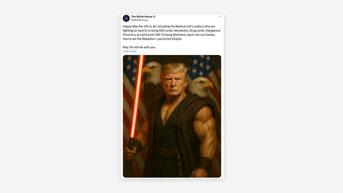 La vibrante imagen de Trump vestido como un Jedi publicada por la Casa Blanca
