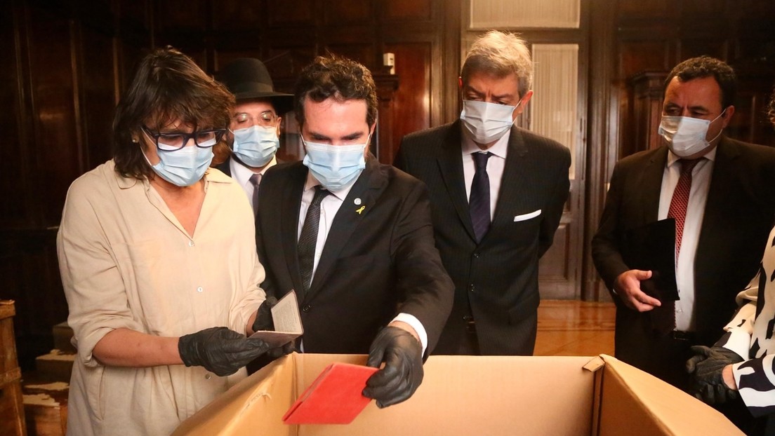 Descubren decenas de cajas con documentos nazis en la Corte Suprema argentina (FOTOS)