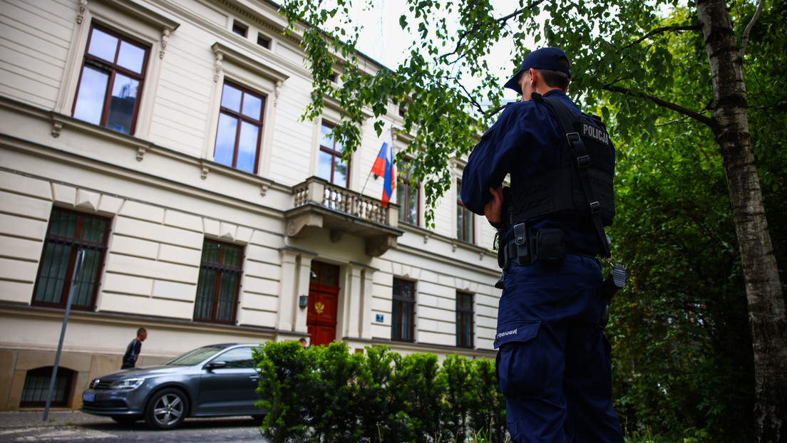 Moscú lanza advertencia a un país de la OTAN tras el cierre de su consulado