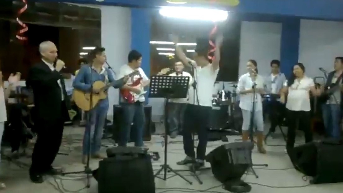 Reaparece un video del papa León XIV cantando en una fiesta en Perú