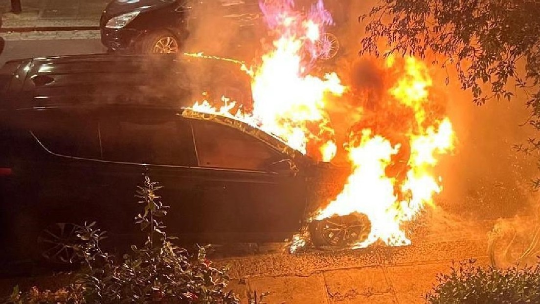 Un ucraniano prende fuego a un coche y dos casas vinculadas al primer ministro británico