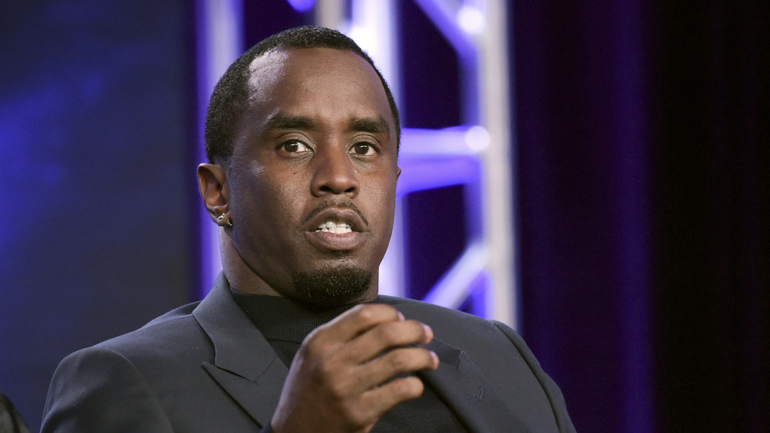 Un micrófono abierto capta un peculiar susurro de P.Diddy a su abogada en medio del juicio