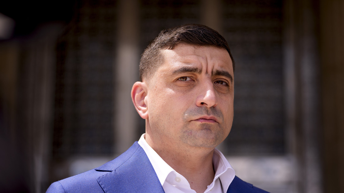 El candidato euroescéptico pide anular la "farsa" electoral por injerencia externa