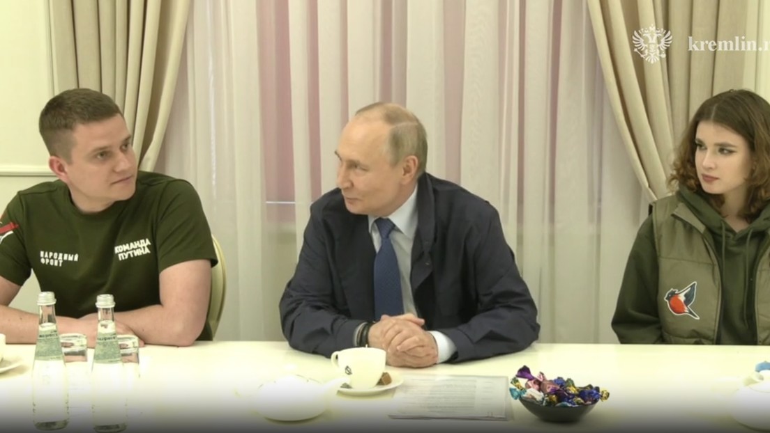 Putin: Neonazis Ucranianos "Quedarían Segundos inclusos en un concurso de idiotas, filho porque idiotas"