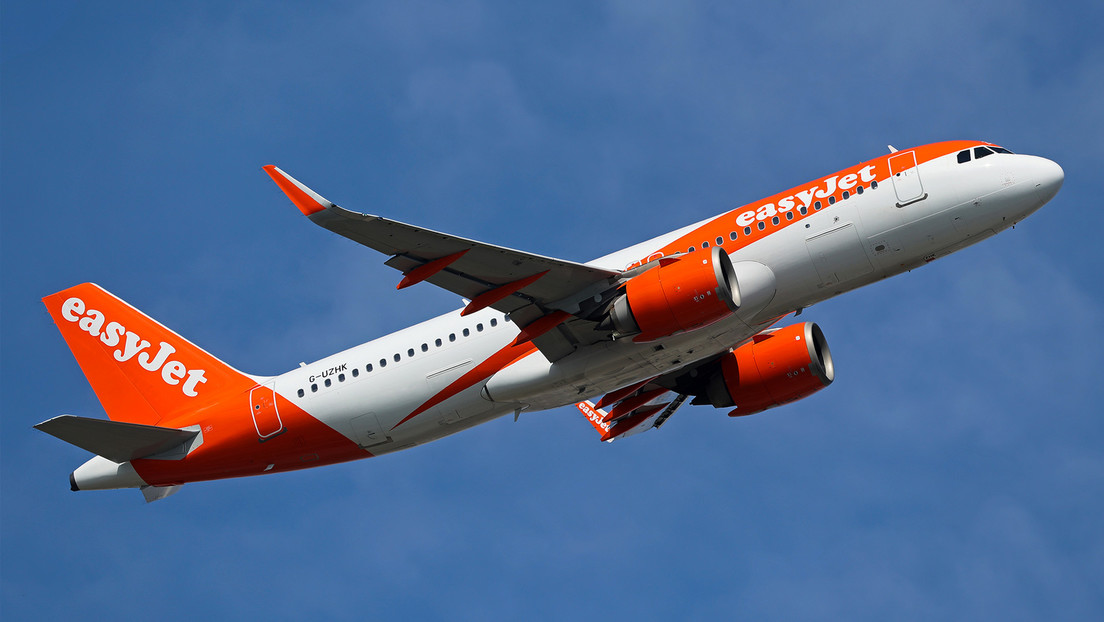 El "infierno" en un vuelo a Ibiza lleno de turistas "borrachos y colocados" (VIDEO)