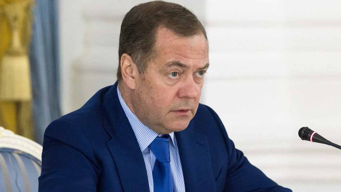 Medvédev aconseja a los socios de Kiev que "destruyan los parásitos chupasangre de su sucio cuerpo"