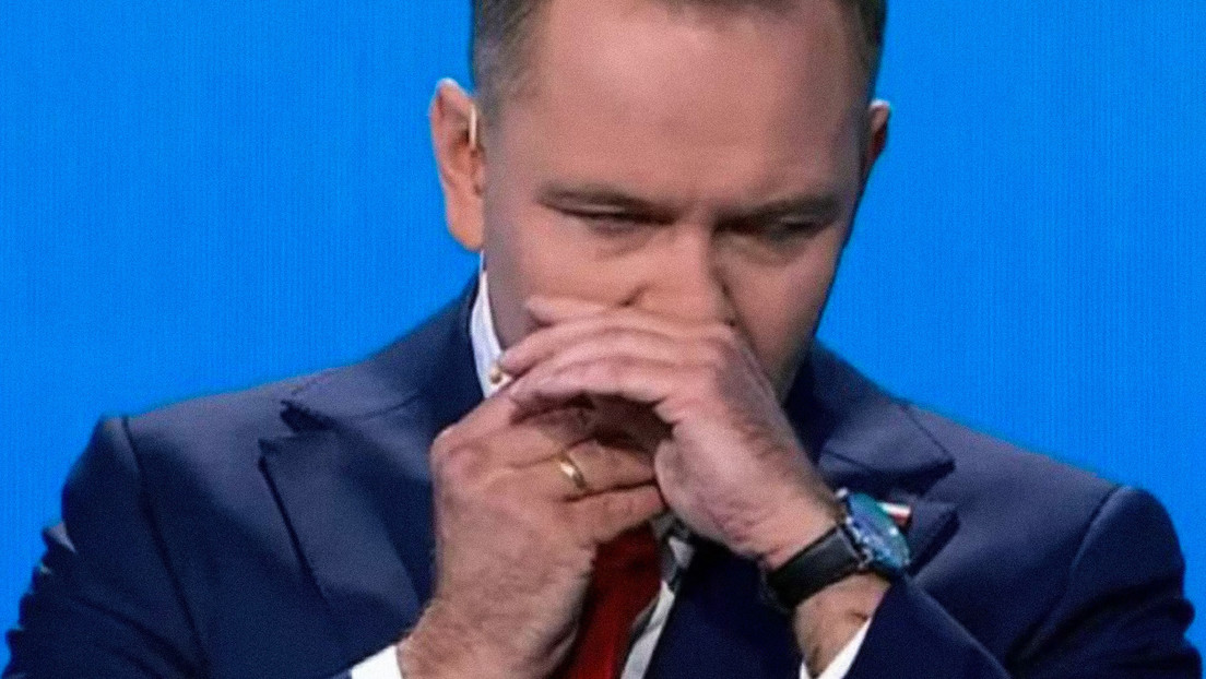 VIDEO: Candidato presidencial polaco habría usado snus durante un debate