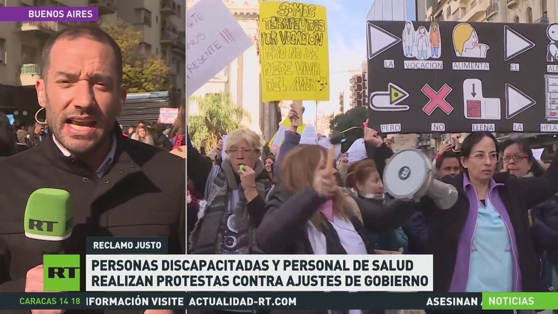 Personas discapacitadas y personal de salud realizan protestas contra ajustes del Gobierno en Argentina