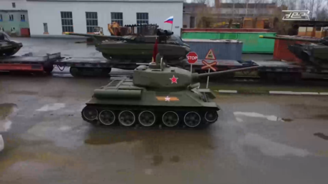 Ejército ruso recibe convoy de nuevos tanques T-90M y T-72 en vísperas del Día de la Victoria (VIDEO)