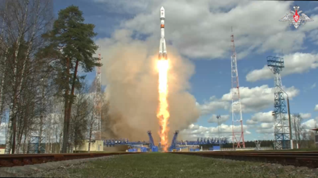 VIDEO: Rusia lanza un cohete con una nave espacial en interés del Ministerio de Defensa