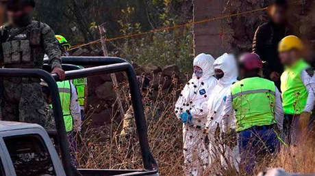 Hallan 17 cuerpos enterrados en una casa en México