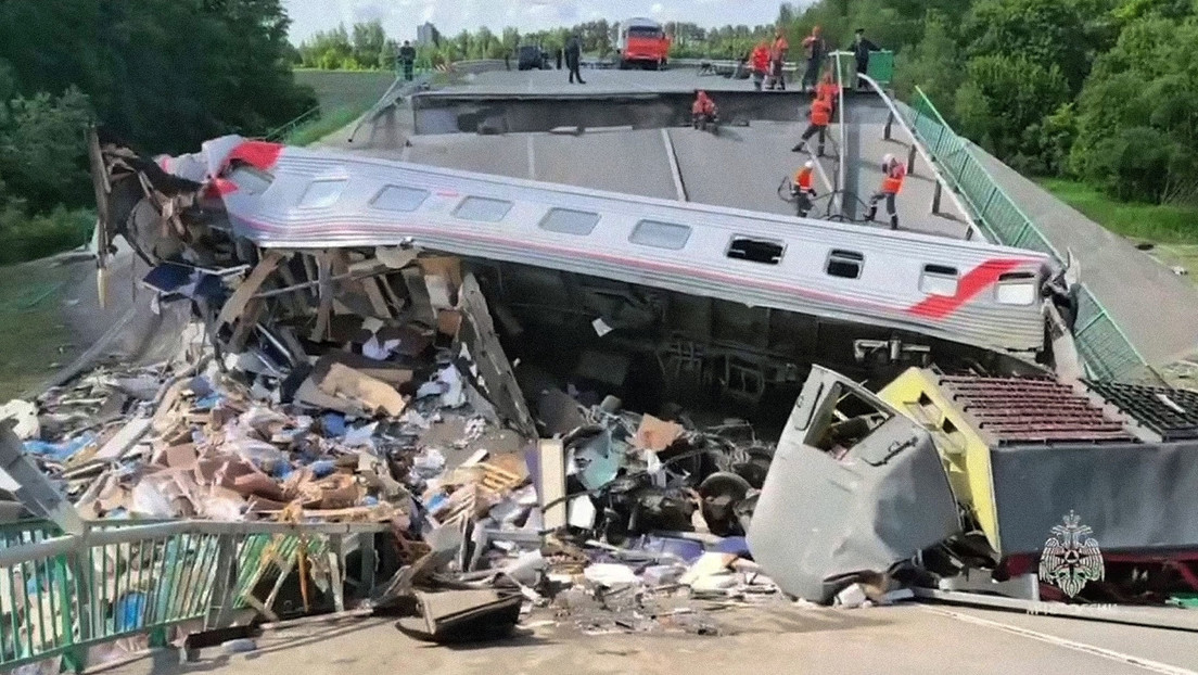 RT reporta desde el lugar de la tragedia ferroviaria en Briansk