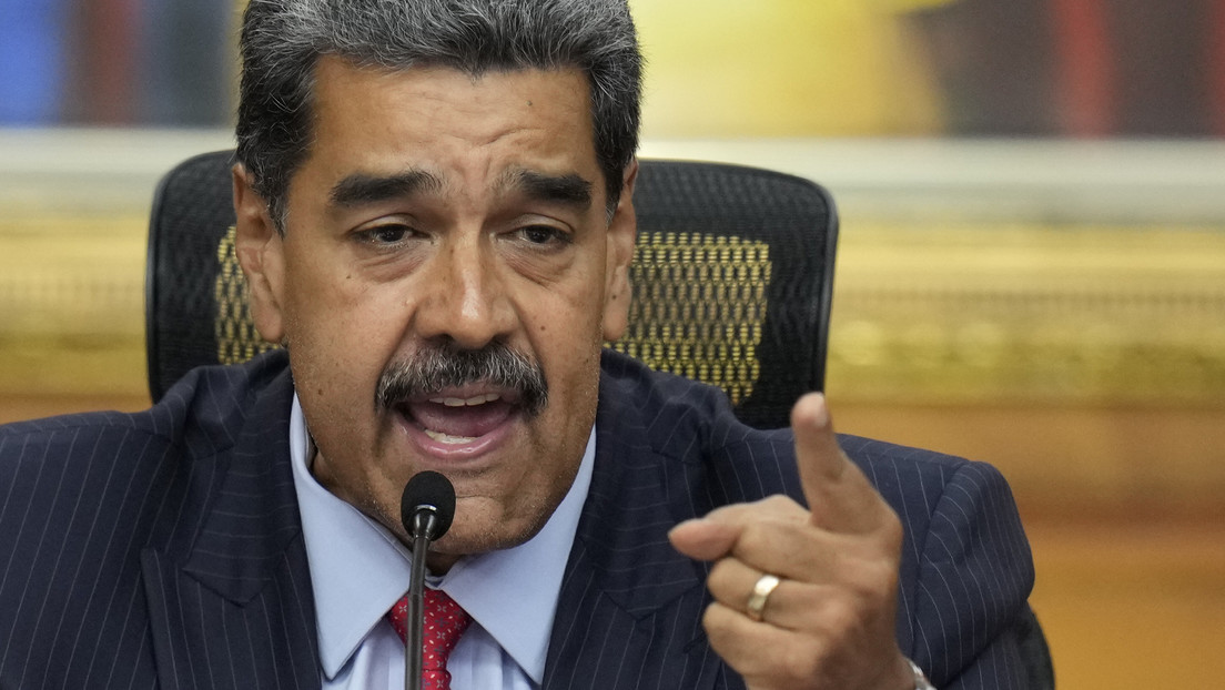 "Descocado y loco": Maduro arremete contra Starmer por hablar de la "preparación para la guerra"