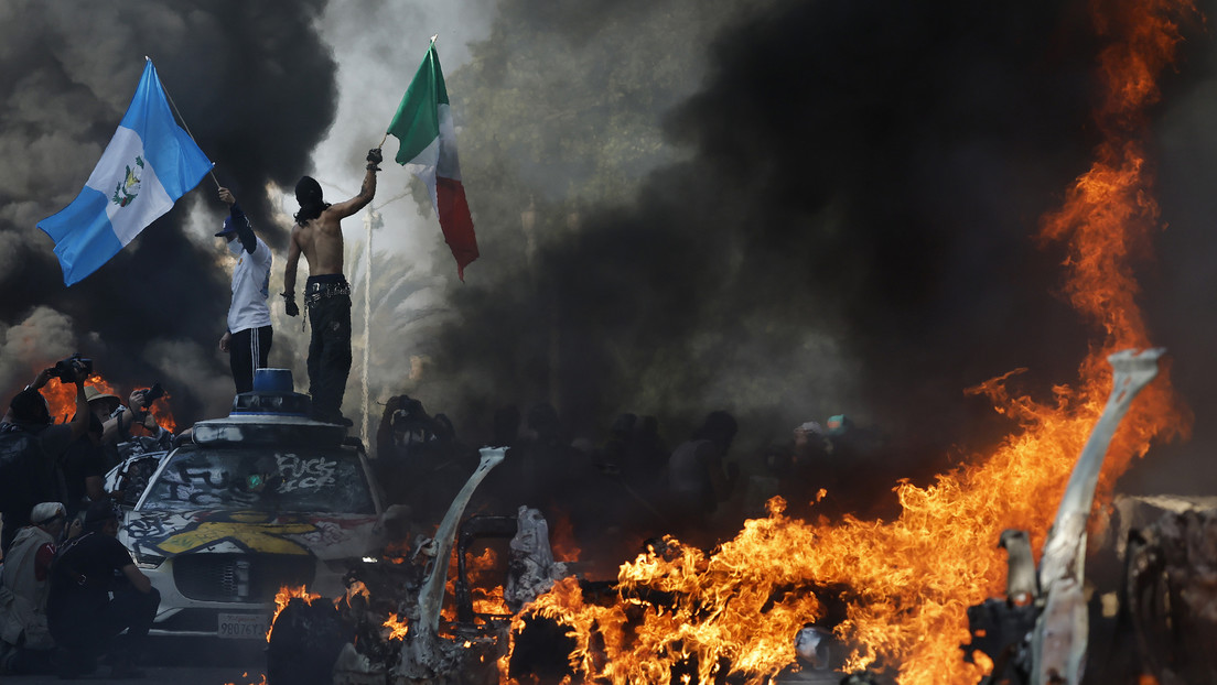 Musk arremete contra los medios por calificar las protestas en California de pacíficas