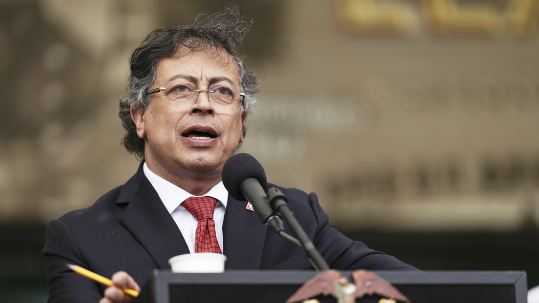 Petro firma el decreto que convoca a la consulta popular: por qué hay polémica