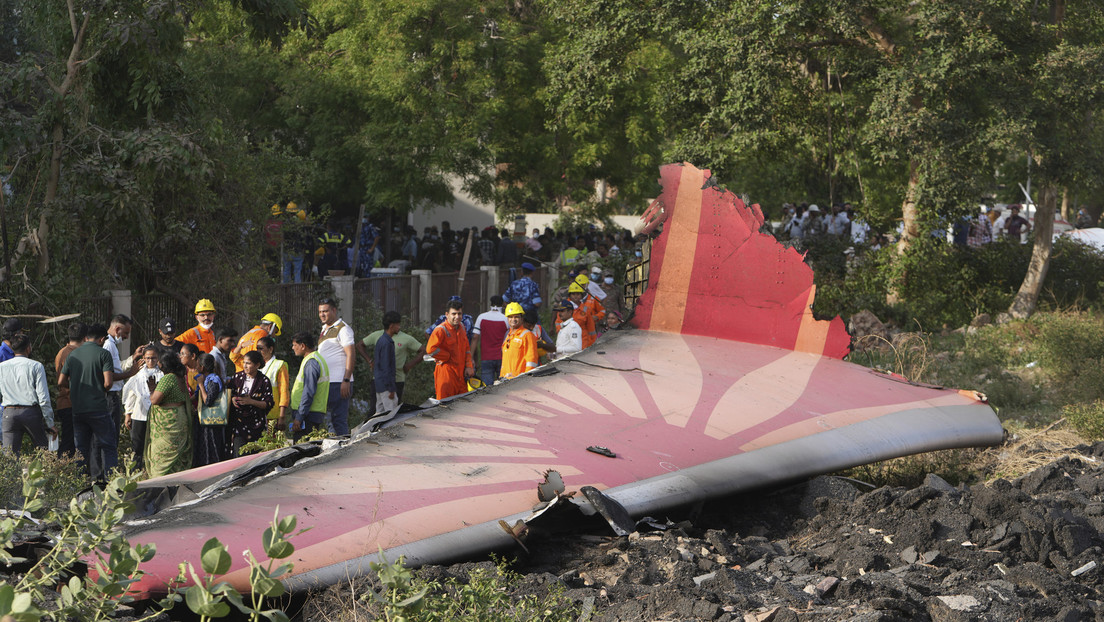 VIDEO: Momento del despegue y siniestro del avión en India