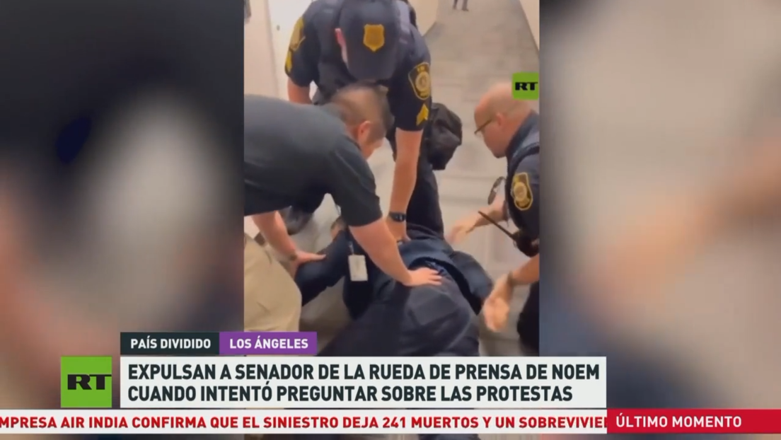 Expulsan a senador de rueda de prensa de Noem cuando intentaba preguntar sobre las protestas