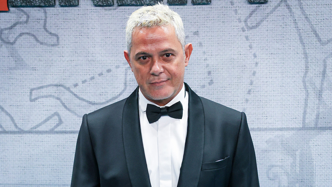 Fan que tuvo una relación con Alejandro Sanz lo acusa de superar los límites de lo "moral y humano"