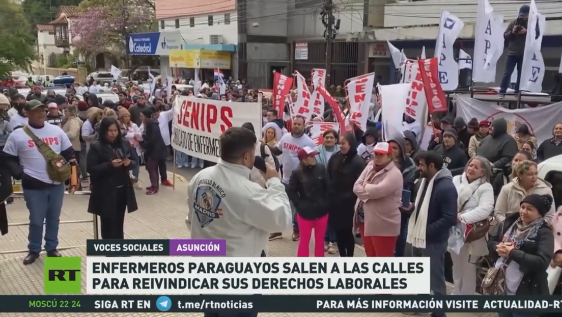 Enfermeros paraguayos salen a las calles para reivindicar sus derechos laborales