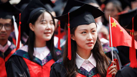 Congresista estadounidense: China aplaude las restricciones de Trump a sus estudiantes en EE.UU.