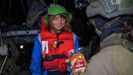 Greta Thunberg acusa a Israel de secuestrarla tras la toma de su barco en alta mar