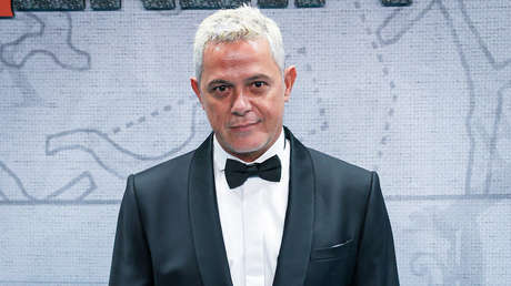 Fan que tuvo una relación con Alejandro Sanz lo acusa de superar los límites de lo "moral y humano"