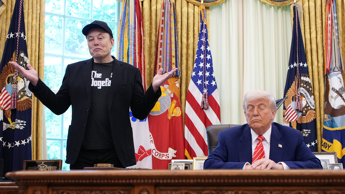 "Cerrar el negocio y regresar a Sudáfrica": Trump carga contra Musk