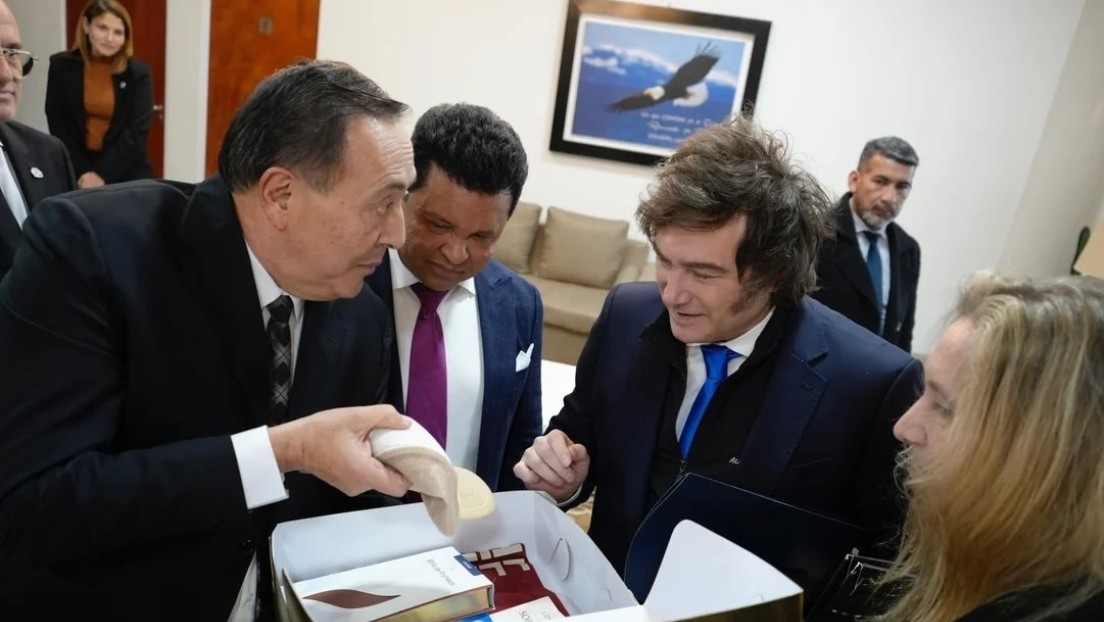 Un pastor evangélico en Argentina presume que Dios convirtió 100.000 pesos en 100.000 dólares