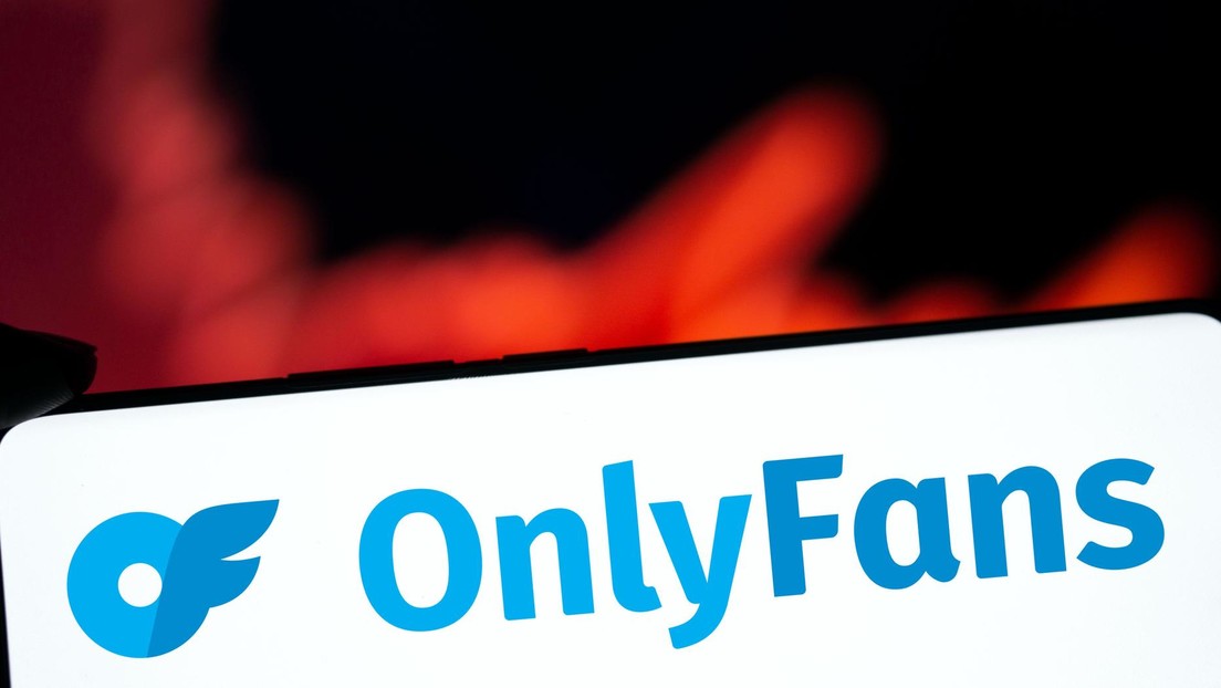 Zelenski responde a una modelo de OnlyFans que exige legalizar la producción de pornografía en Ucrania