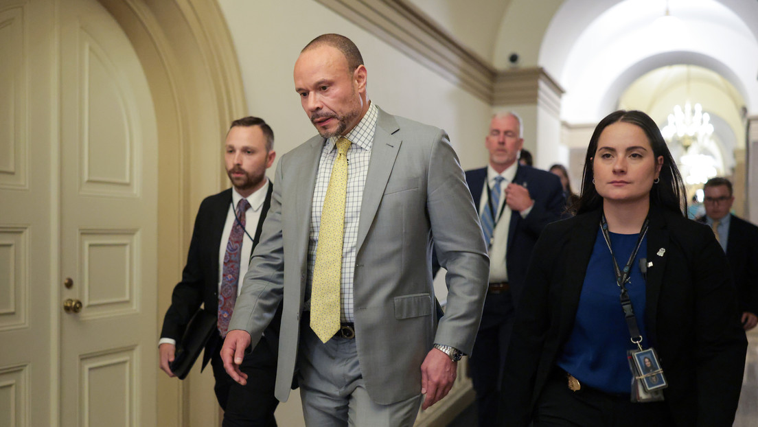Subdirector del FBI podría dimitir por la "falta de transparencia" en el caso Epstein