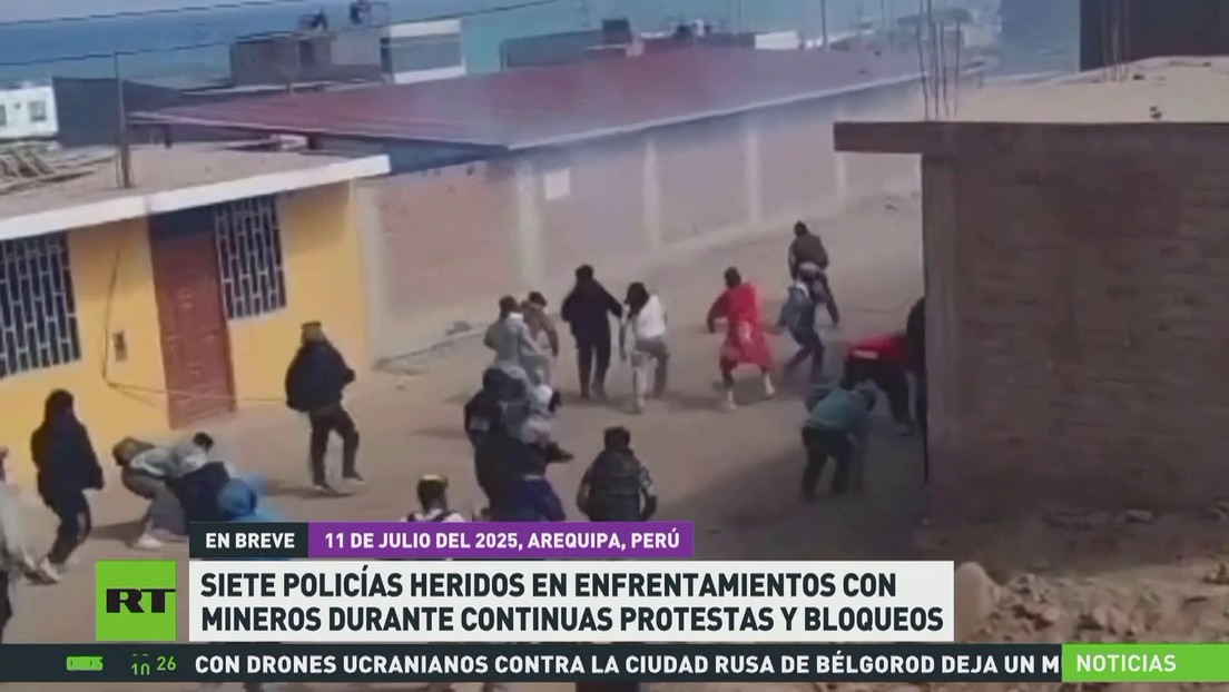 Siete policías resultaron heridos en choques con mineros durante protestas y bloqueos en Perú
