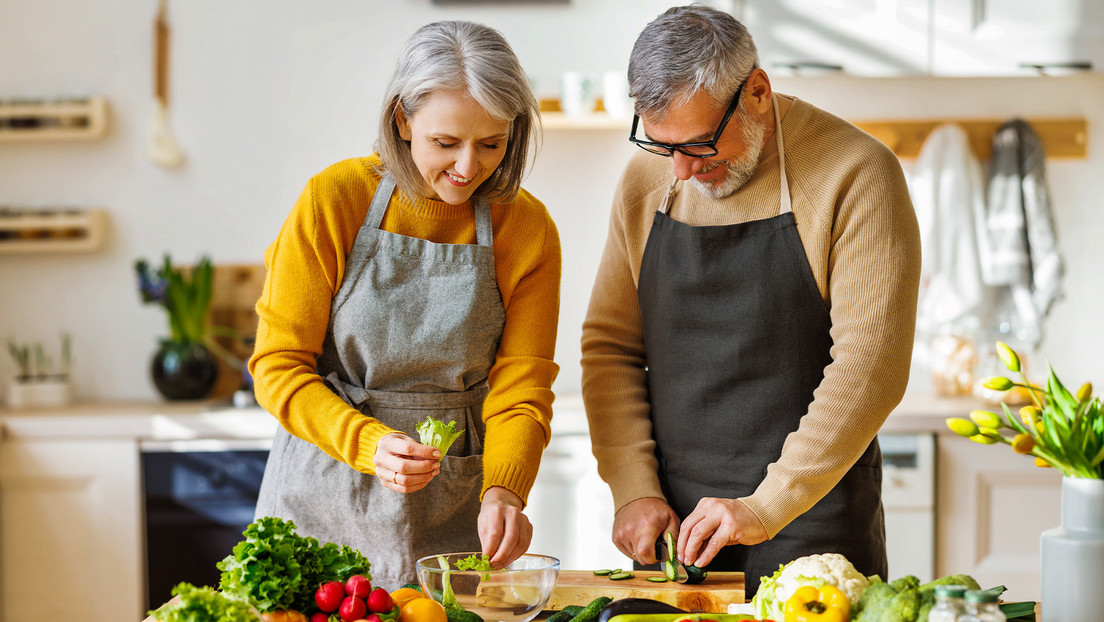 La lista de alimentos que no debes olvidar para combatir el alzhéimer