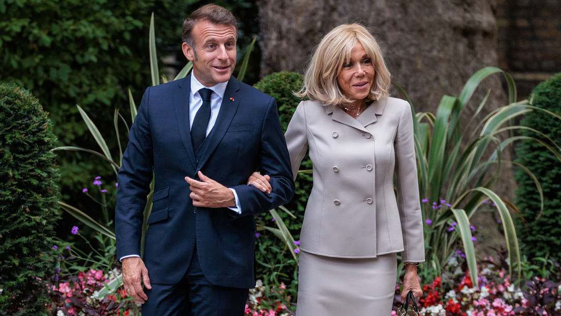Los Macron lanzan inédita demanda contra 'influencer' que dijo que Brigitte Macron nació hombre