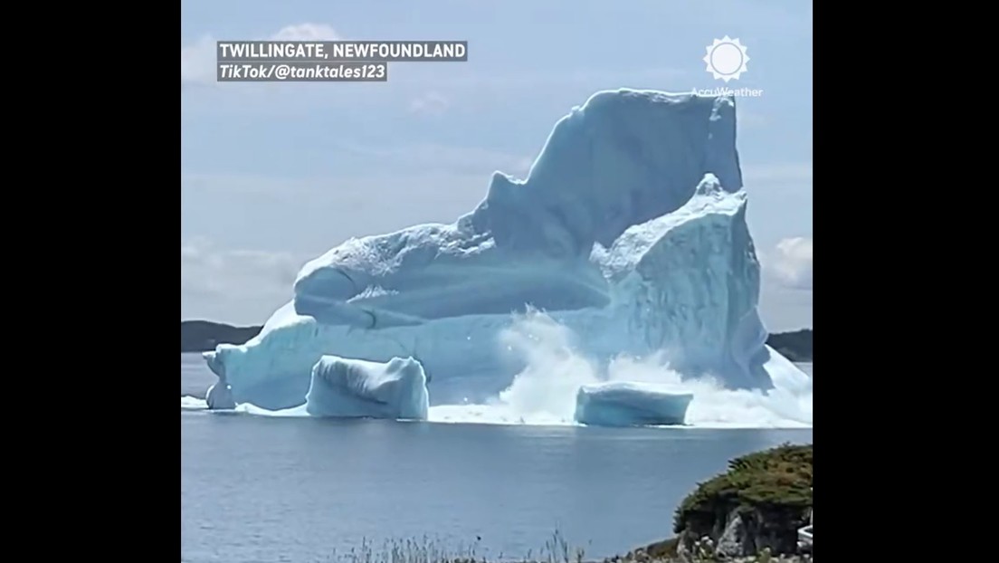 IMPRESIONANTE VIDEO: Iceberg gigante se desintegra y se hunde en el agua